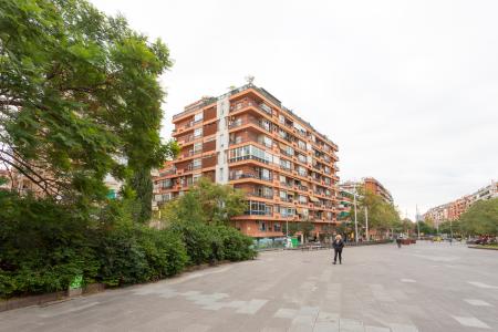 Piso en alquiler en Rambla Badal - Constitució