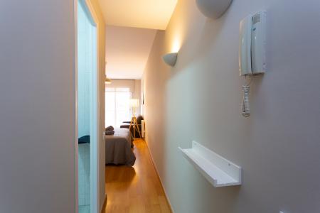 Estudio con cama doble y un precioso balcón en Sarrià