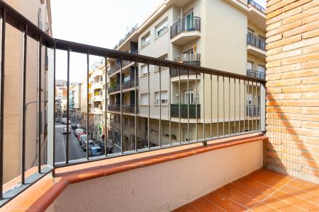 Estudio con cama doble y un precioso balcón en Sarrià