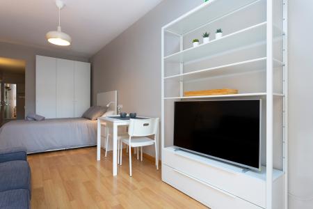 Estudio con cama doble y un precioso balcón en Sarrià