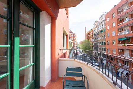 Piso con terraza y 2 dormitorios en Sants