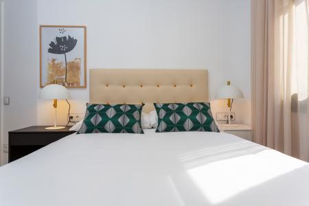 Piso con terraza y 2 dormitorios en Sants