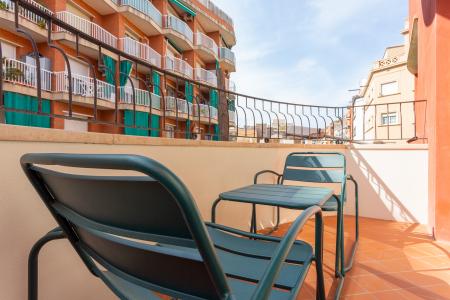 Piso con terraza y 2 dormitorios en Sants