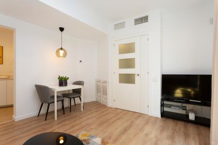 Piso con terraza y 2 dormitorios en Sants