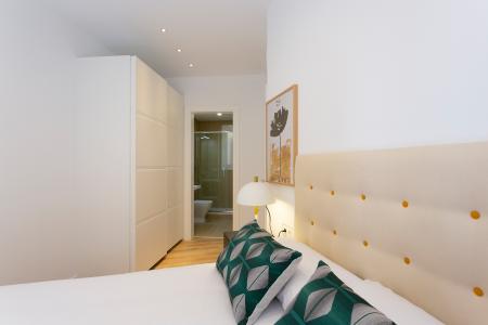 Piso con terraza y 2 dormitorios en Sants