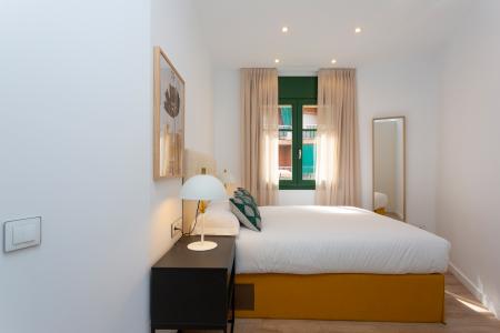 Piso con terraza y 2 dormitorios en Sants