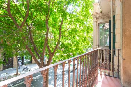 Lujoso piso con terraza en Eixample