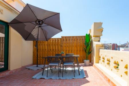 Ático de alquiler en la Dreta del Eixample con terraza