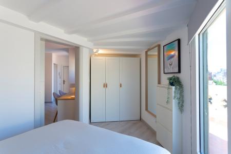 Ático de alquiler en la Dreta del Eixample con terraza