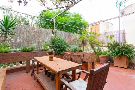 Unifamiliar adosada te huur in Barcelona Sant Tomàs - Palafox (special Condition)