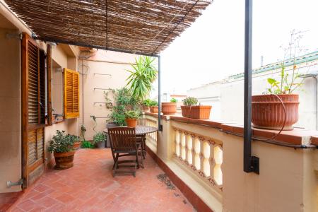 Unifamiliar adosada te huur in Barcelona Sant Tomàs - Palafox (special Condition)