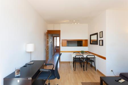 Spazioso attico in affitto in via Cabanes con Para.lel