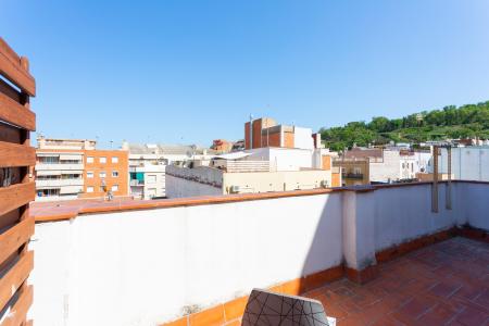 Spazioso attico in affitto in via Cabanes con Para.lel