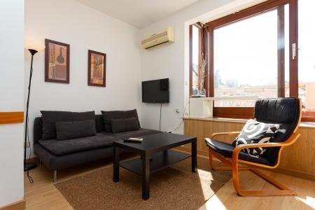 Spazioso attico in affitto in via Cabanes con Para.lel