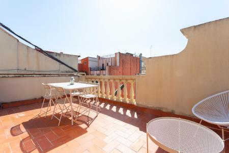 Spazioso attico in affitto in via Cabanes con Para.lel