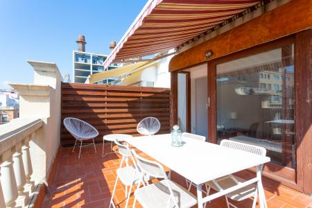 Spazioso attico in affitto in via Cabanes con Para.lel