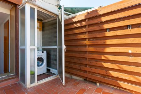 Spazioso attico in affitto in via Cabanes con Para.lel