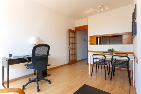 Spazioso attico in affitto in via Cabanes con Para.lel