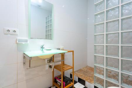 Piso de una habitación con balcón y WiFi