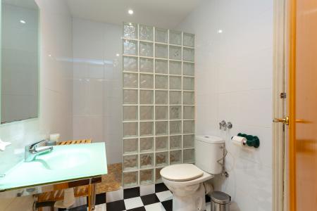 Piso de una habitación con balcón y WiFi