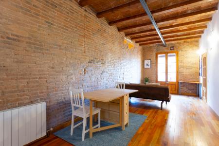 Piso de una habitación con balcón y WiFi