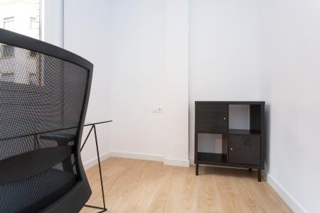 Appartement te huur in Barcelona Neptú - Luis Antunez