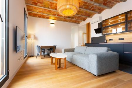 Piso de 2 habitaciones y gran terraza en Sagrada Familia