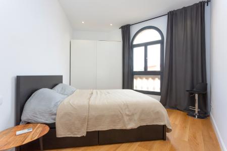Piso de 2 habitaciones y gran terraza en Sagrada Familia