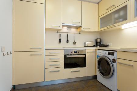 Piso de alquiler mensual con 2 habitaciones y balcón exterior