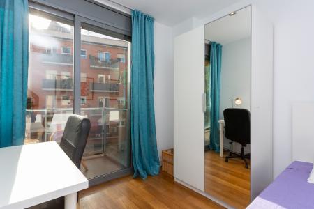 Piso de alquiler mensual con 2 habitaciones y balcón exterior