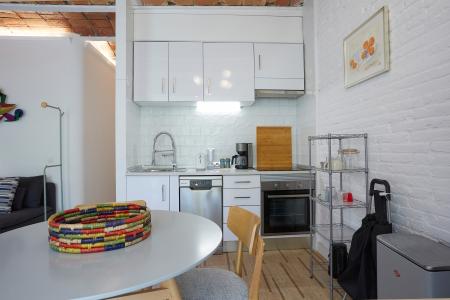 Apartamento en alquiler temporal con dos habitaciones y magnífica terraza en Eixample