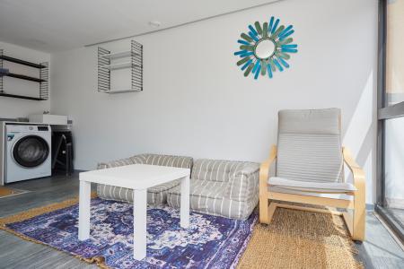 Apartamento en alquiler temporal con dos habitaciones y magnífica terraza en Eixample