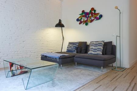 Apartamento en alquiler temporal con dos habitaciones y magnífica terraza en Eixample