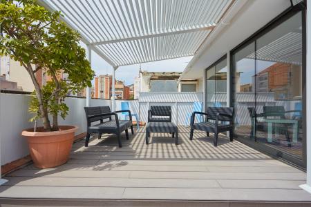 Apartamento en alquiler temporal con dos habitaciones y magnífica terraza en Eixample