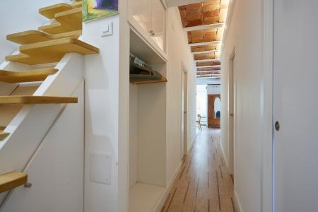 Apartamento en alquiler temporal con dos habitaciones y magnífica terraza en Eixample