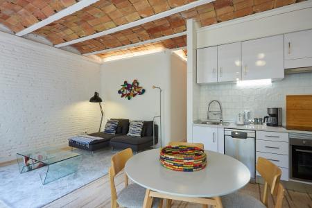 Apartamento en alquiler temporal con dos habitaciones y magnífica terraza en Eixample