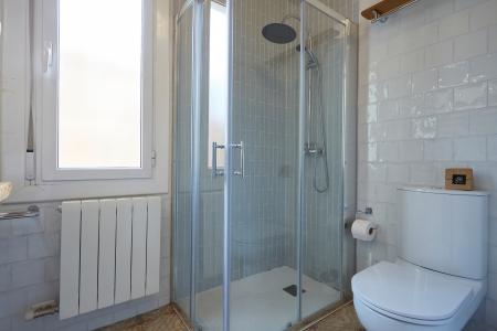 Apartamento en alquiler temporal con dos habitaciones y magnífica terraza en Eixample