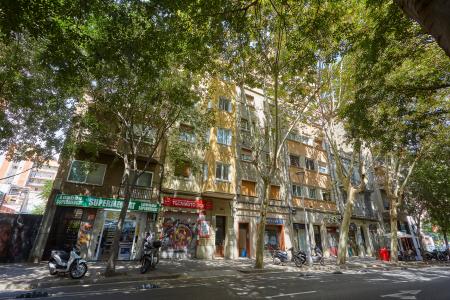 Apartamento en alquiler temporal con dos habitaciones y magnífica terraza en Eixample