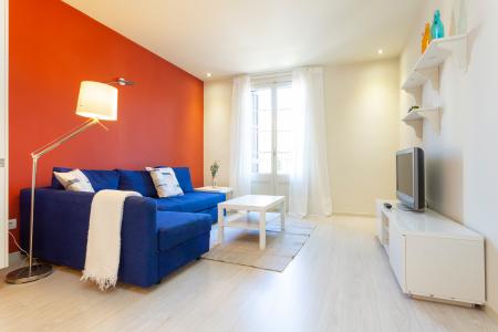 Apartamento en alquiler temporal con habitación doble y balcón en la Rambla