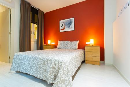 Apartamento en alquiler temporal con habitación doble y balcón en la Rambla