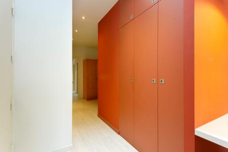 Apartamento en alquiler temporal con habitación doble y balcón en la Rambla