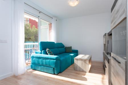 Piso de alquiler de 80 m² con 3 habitaciones, balcón y cocina abierta