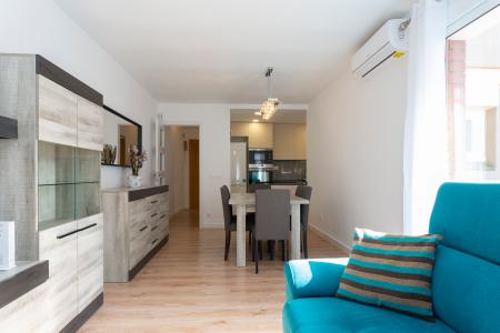 Piso de alquiler de 80 m² con 3 habitaciones, balcón y cocina abierta
