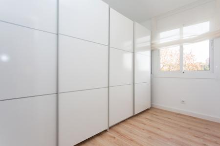 Piso de alquiler de 80 m² con 3 habitaciones, balcón y cocina abierta