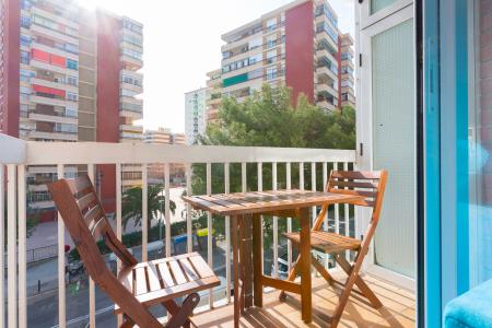 Piso de alquiler de 80 m² con 3 habitaciones, balcón y cocina abierta