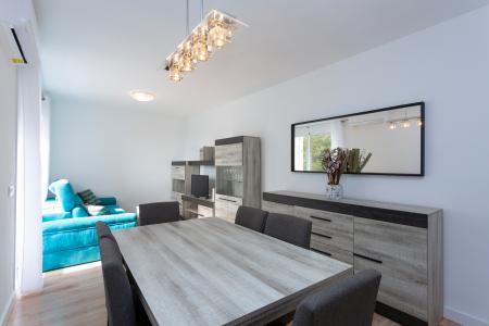 Piso de alquiler de 80 m² con 3 habitaciones, balcón y cocina abierta
