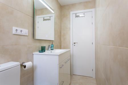 Piso de alquiler de 80 m² con 3 habitaciones, balcón y cocina abierta