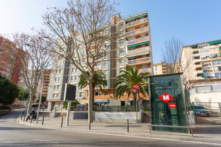 Piso de alquiler de 80 m² con 3 habitaciones, balcón y cocina abierta