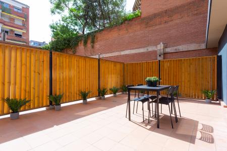 Amplio dúplex de 65 m2 con terraza en Gràcia