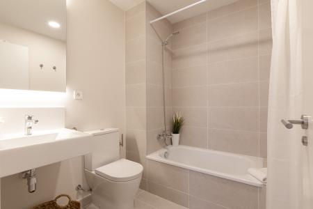 Appartamento in Affitto a Barcelona Passatge De Saladrigas - Bilbao (10 Months Min)